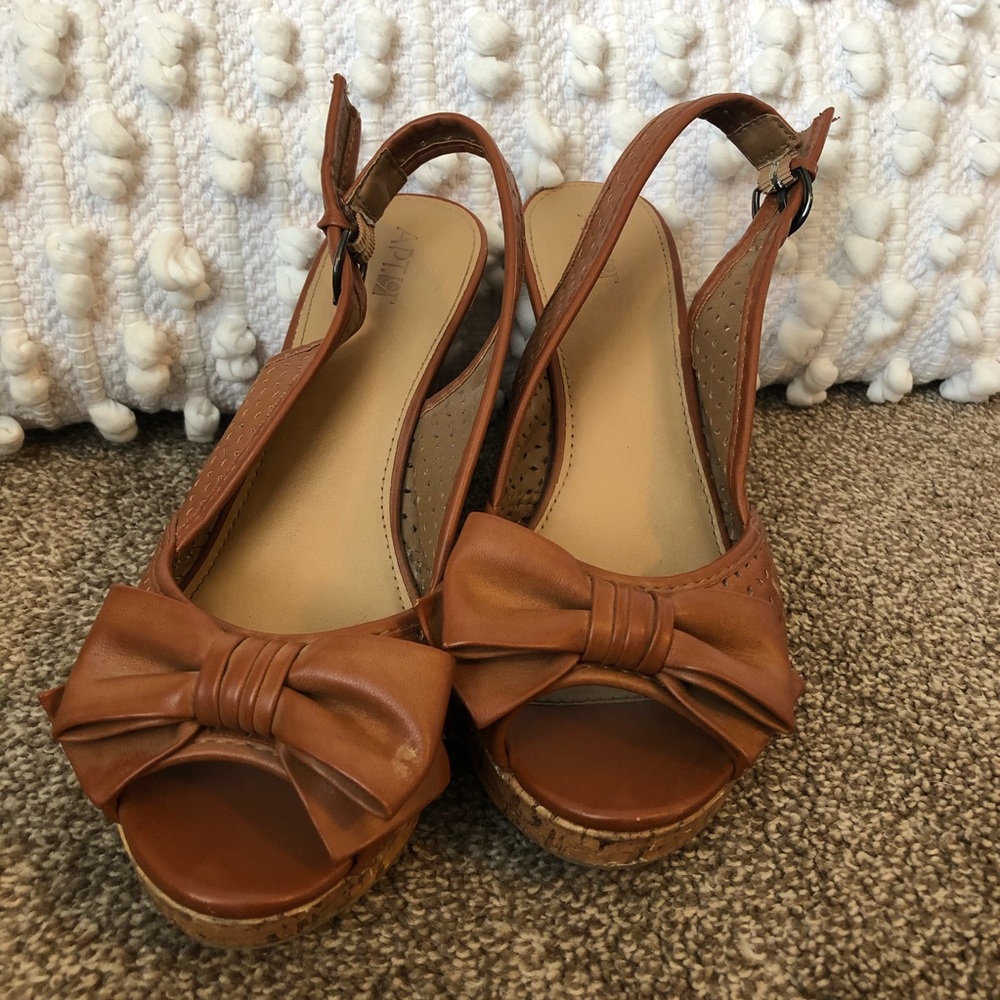 Tan wedges